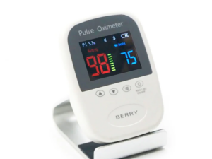 OXIMETRO LED BERRY CON 3 SENSORES, ADULTO, PEDIATRICO Y NEONATAL SBT-BM1000A (1)